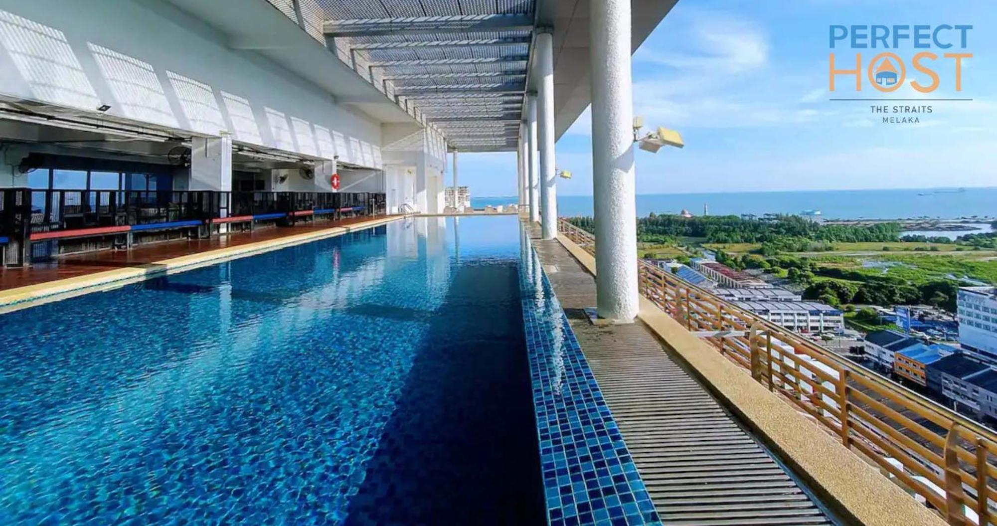 The Straits Melaka By Perfect Host Aparthotel Exterior photo