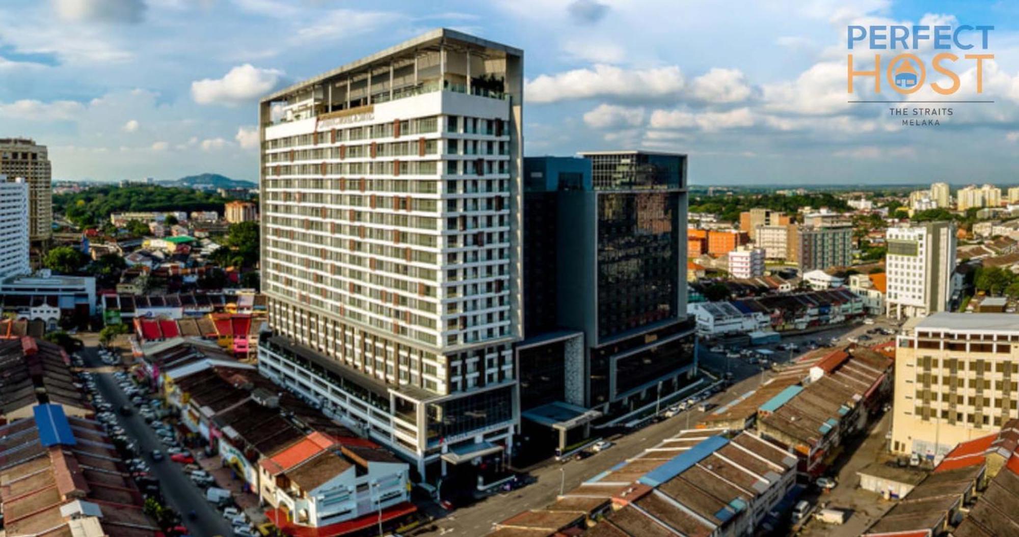 The Straits Melaka By Perfect Host Aparthotel Exterior photo