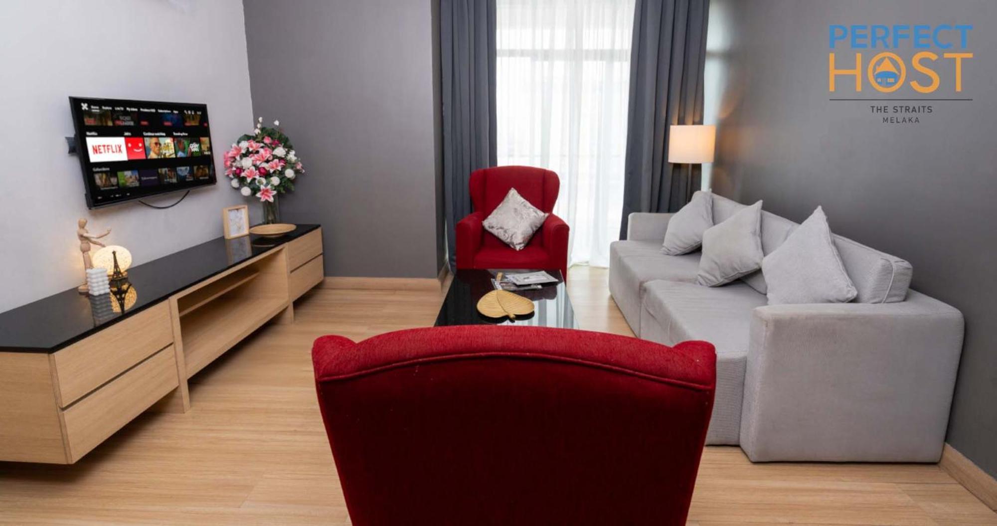 The Straits Melaka By Perfect Host Aparthotel Exterior photo