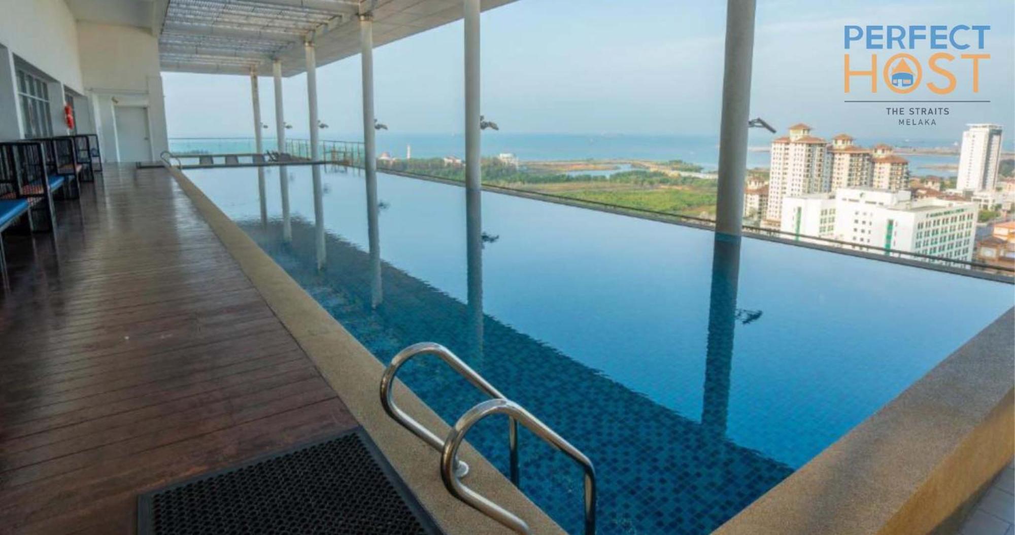 The Straits Melaka By Perfect Host Aparthotel Exterior photo